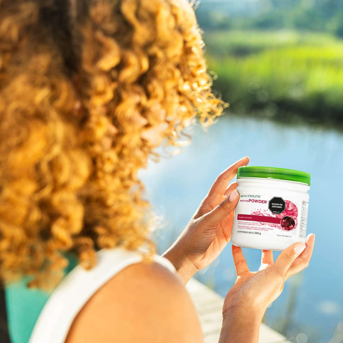 Phytopowder sabor Cereza ofrece vitaminas del complejo B, zinc y vitamina C proveniente de la cereza acerola